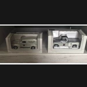 SpecCast Thunder Hills Lot Of 2 Die cast replica Cars NEW